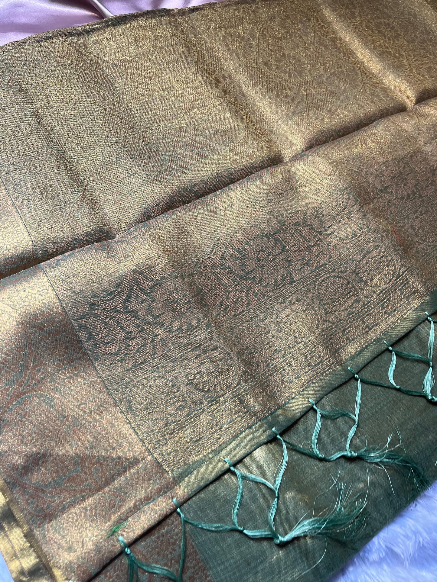 Green Weaving Pallu Tissue Silk Saree