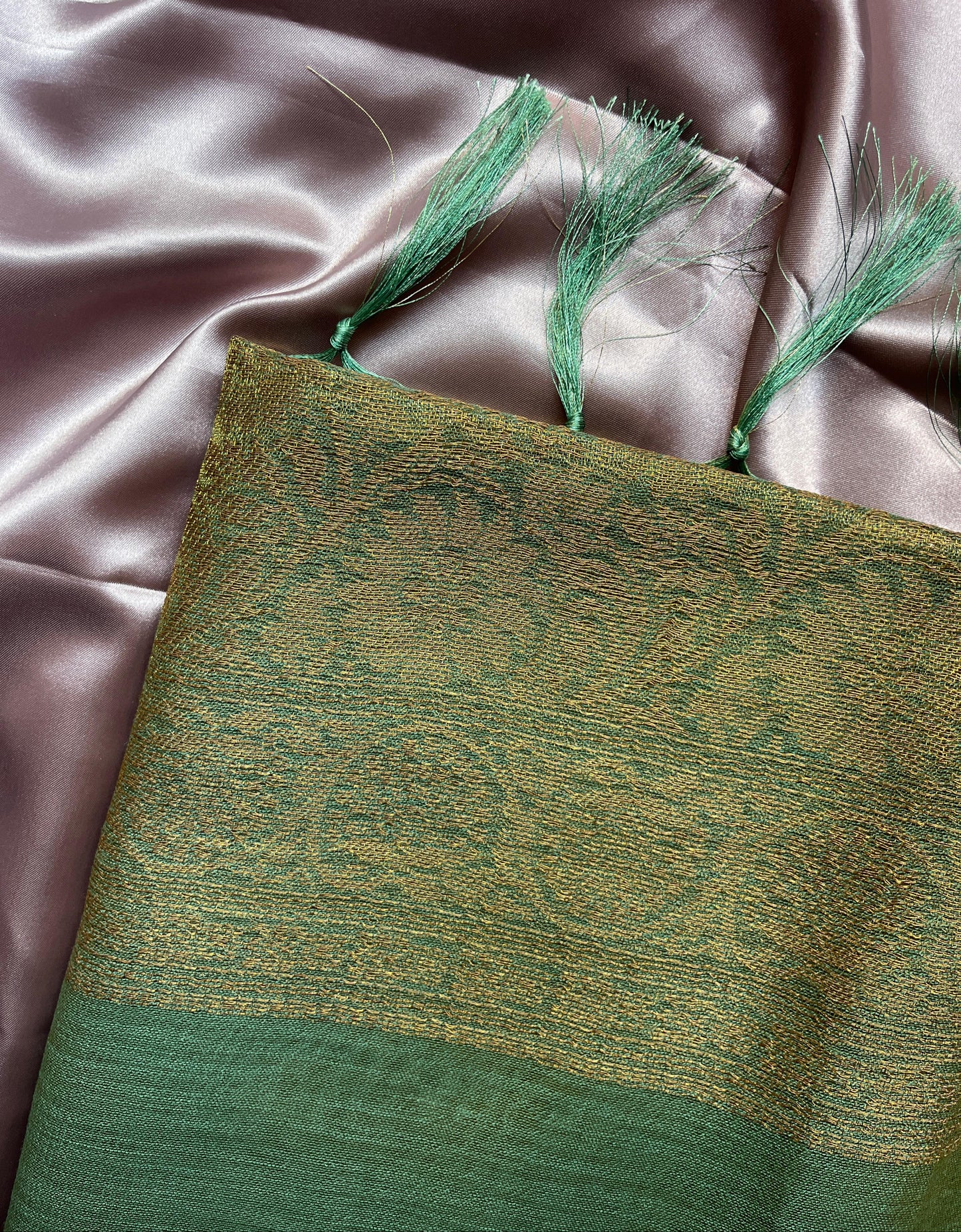 Green Weaving Pallu Tissue Silk Saree
