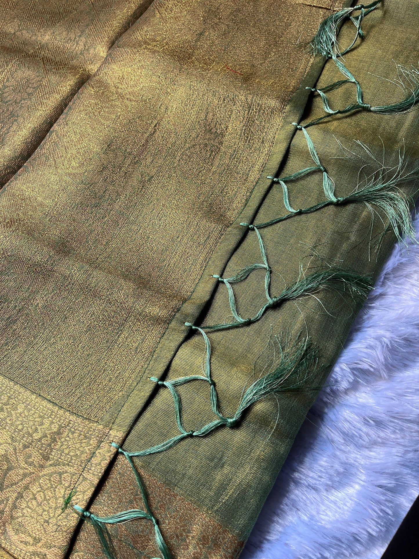 Green Weaving Pallu Tissue Silk Saree