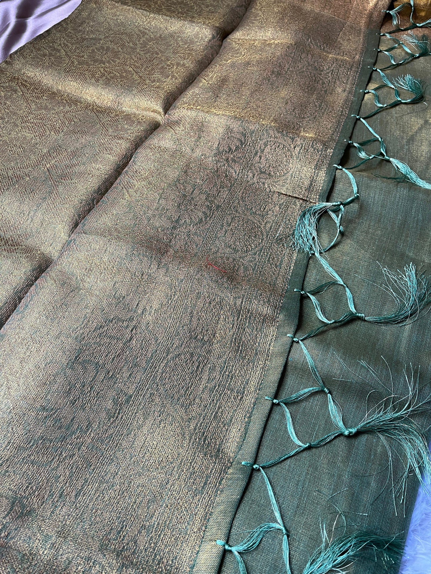 Green Weaving Pallu Tissue Silk Saree